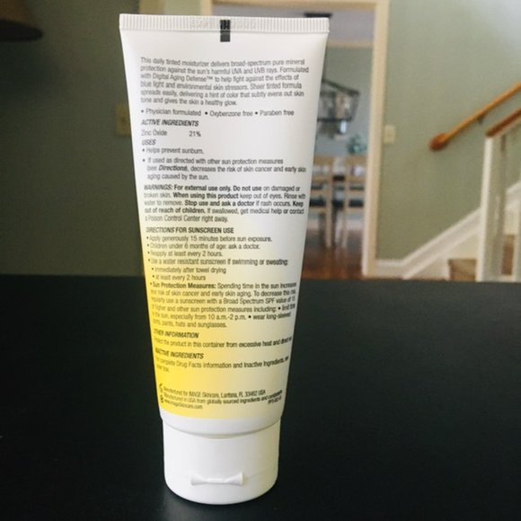 Image Skincare Prevention+ Daily Tinted Moisturizer SPF 30, 3.2 oz - Picture 2 of 4